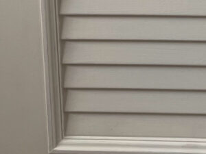 アンティーク塗装後の靴箱ドアの画像