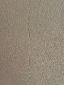 塗装後の壁の凹みの画像